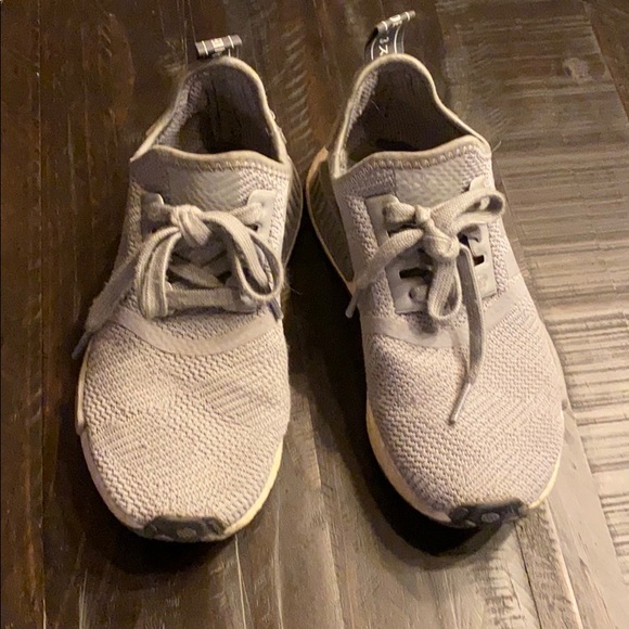 Adidas NMD R1 Running shoe size 6 - Picture 3 of 4